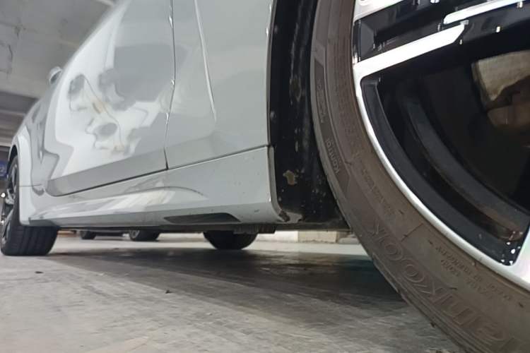 Used BMW 4 Series 2024 425i M Sport Package Right Side Sill