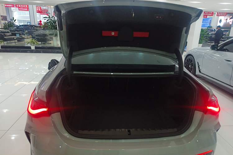 Used BMW 4 Series 2024 430i M Sport Night Edition Trunk