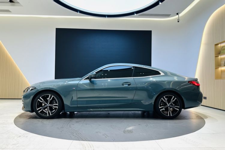 Used BMW 4 Series 2024 425i M Sport Package Exterior 4