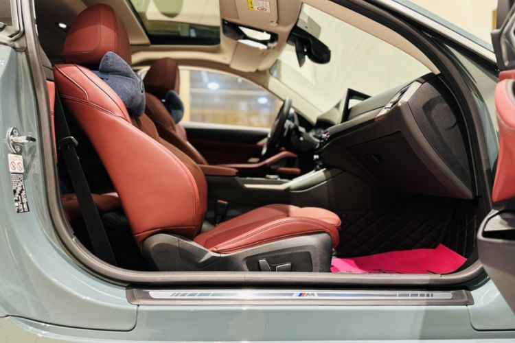 Used BMW 4 Series 2024 425i M Sport Package Interior 1