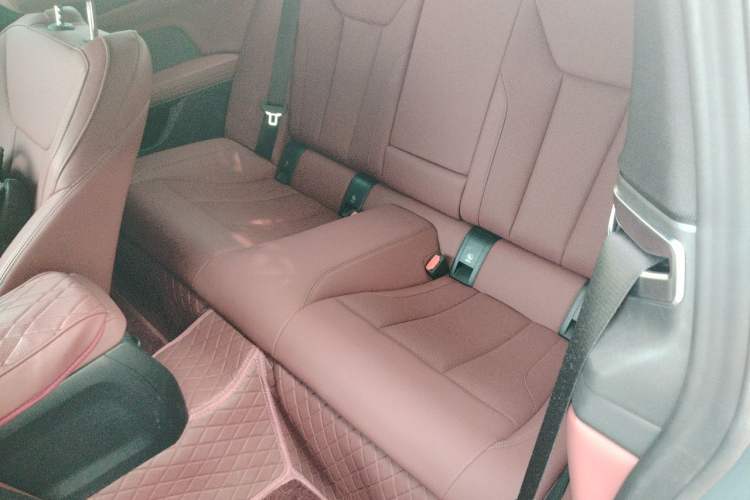 Used BMW 4 Series 2024 430i M Sport Night Edition Interior 4
