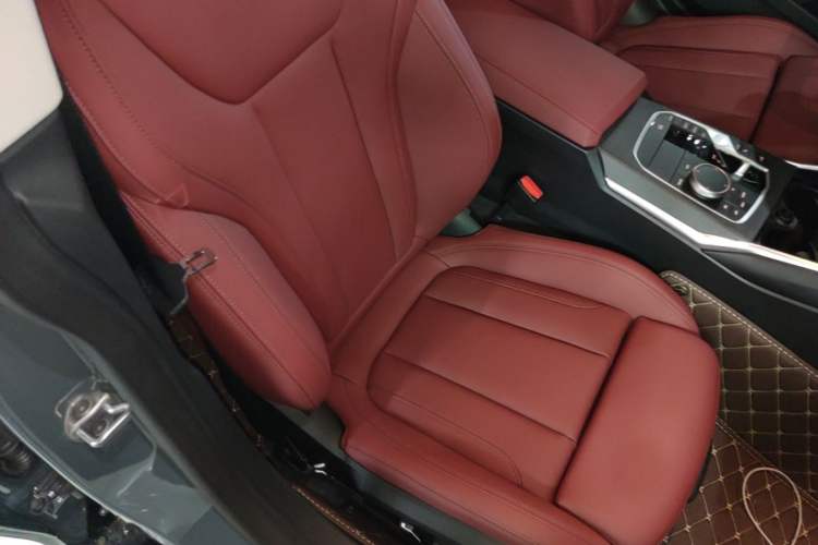 Used BMW 4 Series 2024 425i Gran Coupe M Sport Package Right Front Seat