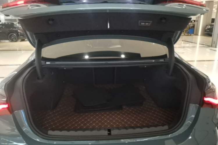 Used BMW 4 Series 2024 430i M Sport Night Edition Trunk