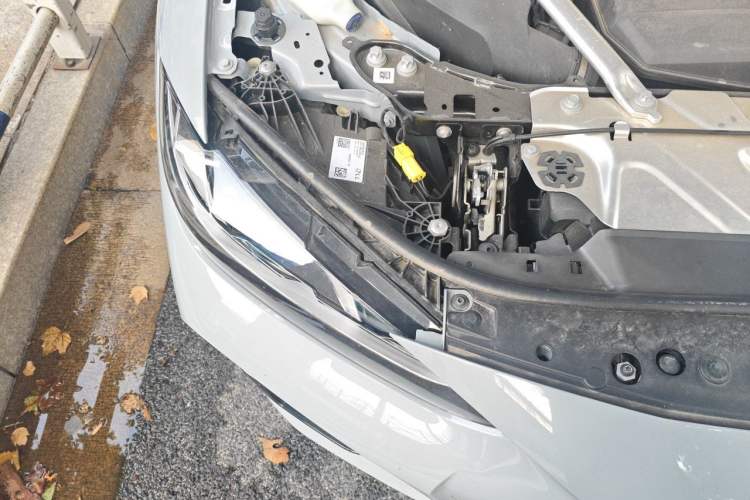 Used BMW 4 Series 2024 430i M Sport Night Edition Engine Bay Right