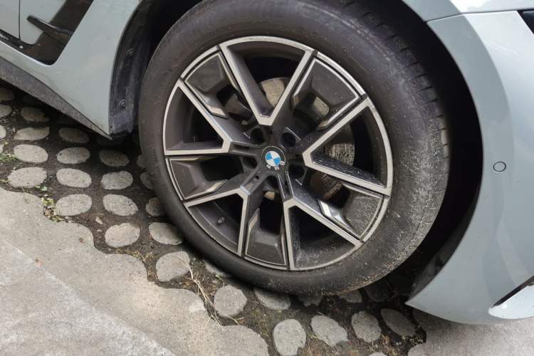 Used BMW 4 Series 2024 425i Gran Coupe M Sport Package Right Front Wheel Hub