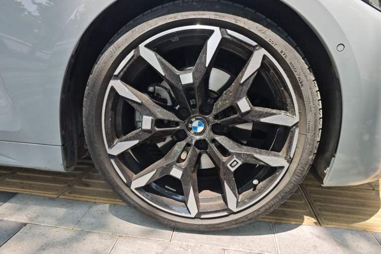Used BMW 4 Series 2024 430i M Sport Night Edition Right Front Wheel Hub