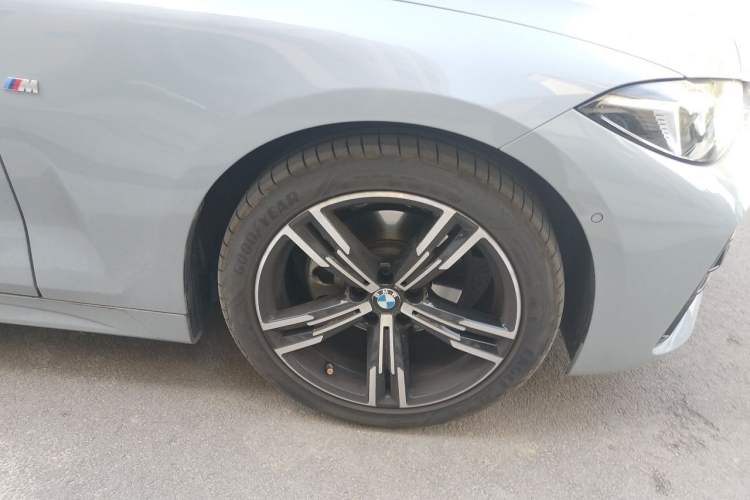 Used BMW 4 Series 2024 425i M Sport Package Right Front Wheel Hub