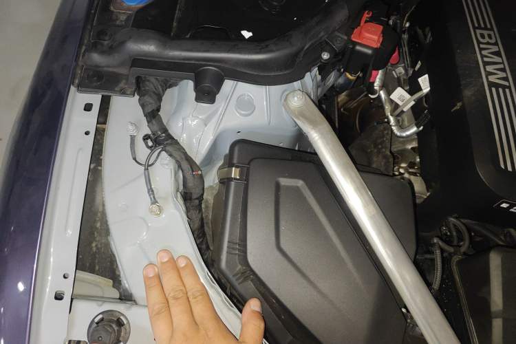 Used BMW 4 Series 2024 425i Convertible M Sport Package Engine Bay Right
