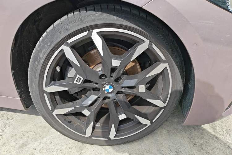 Used BMW 4 Series 2024 430i M Sport Night Edition Right Front Wheel Hub