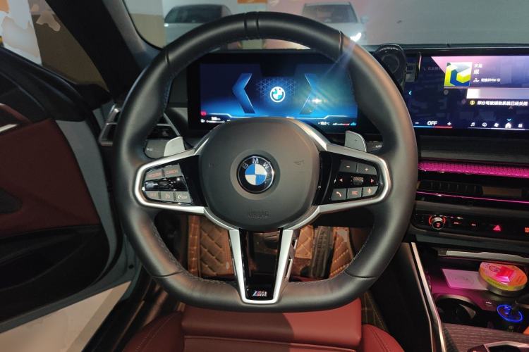 Used BMW 4 Series 2024 425i Convertible M Sport Package Steering Wheel