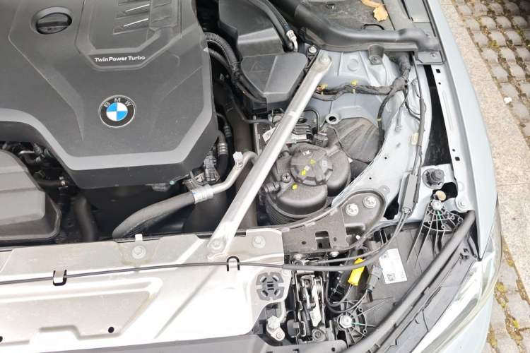Used BMW 4 Series 2024 425i M Sport Package Engine Bay Left