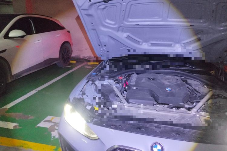 Used BMW 4 Series 2024 425i M Sport Package Engine Bay Right