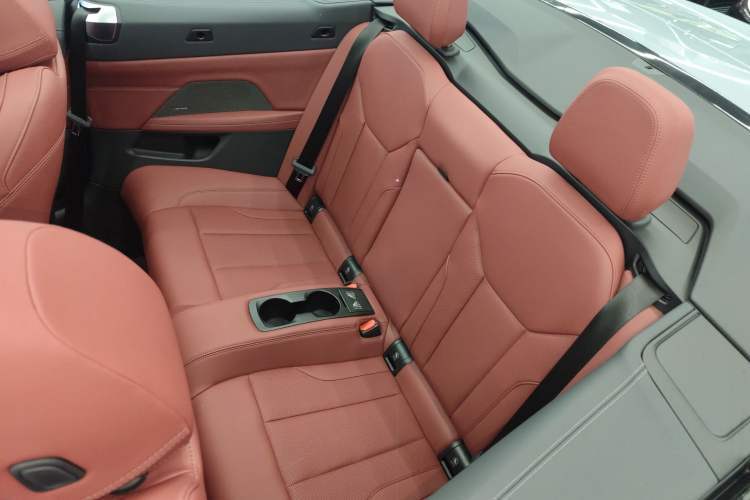 Used BMW 4 Series 2024 430i Convertible M Sport Night Edition Package Interior 4
