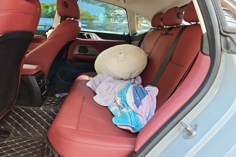 Used BMW 4 Series 2024 425i Gran Coupe M Sport Package Left Rear Seat