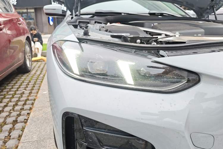 Used BMW 4 Series 2024 425i M Sport Package Right Front Headlight
