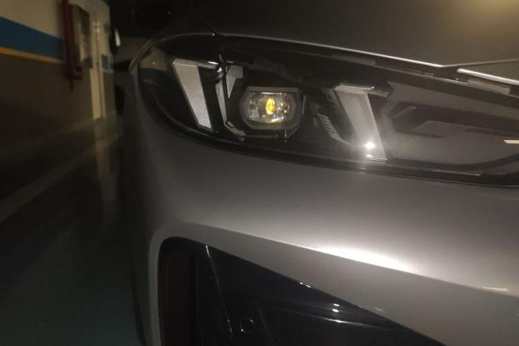 Used BMW 4 Series 2024 430i M Sport Night Edition Right Front Headlight