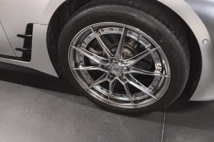 Used BMW 4 Series 2024 430i M Sport Night Edition Right Front Wheel Hub