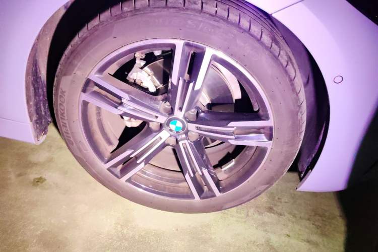 Used BMW 4 Series 2024 425i M Sport Package Right Front Wheel Hub