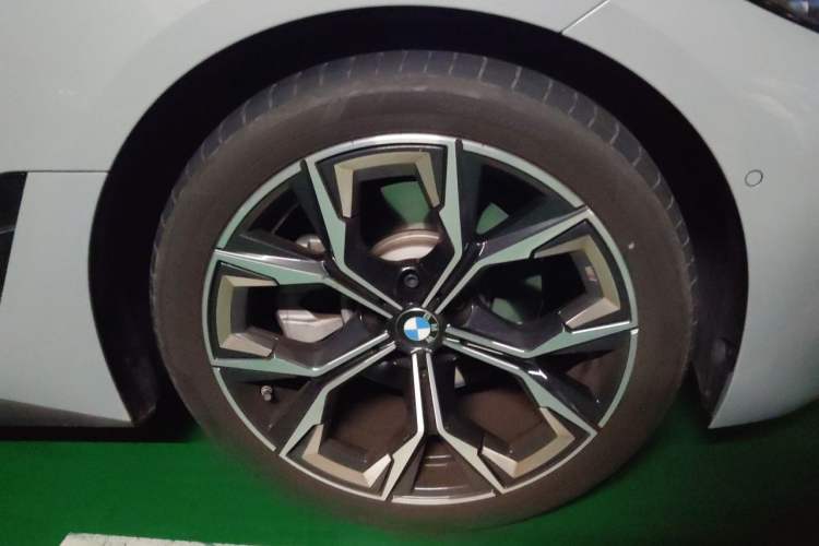 Used BMW 4 Series 2024 430i M Sport Night Edition Right Front Wheel Hub