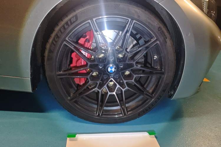 Used BMW 4 Series 2024 430i M Sport Night Edition Right Front Wheel Hub