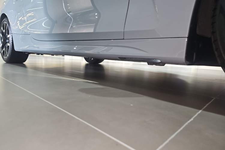 Used BMW 4 Series 2024 430i M Sport Night Edition Right Side Sill