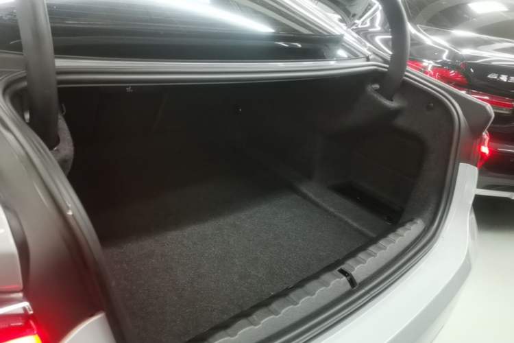Used BMW 4 Series 2024 430i M Sport Night Edition Trunk