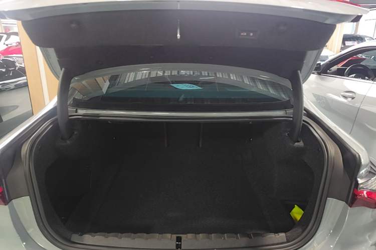 Used BMW 4 Series 2024 430i M Sport Night Edition Trunk