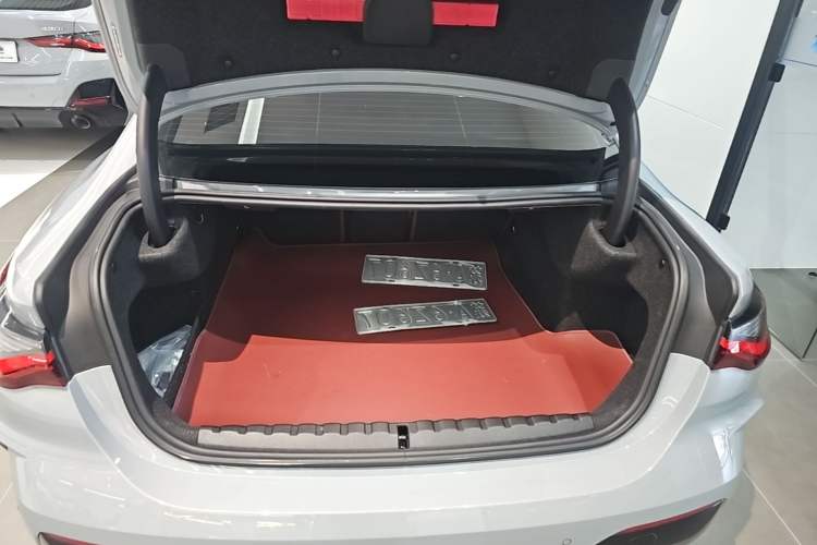 Used BMW 4 Series 2024 430i M Sport Night Edition Trunk