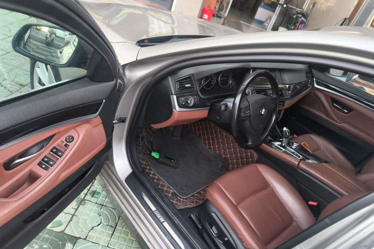 Used BMW 5 Series 2014 520i Elegant Edition Driver Seat