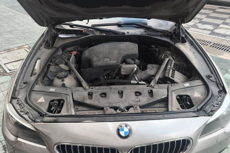 Used BMW 5 Series 2014 520i Elegant Edition Engine Bay