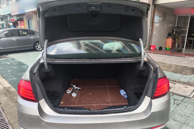 Used BMW 5 Series 2014 520i Elegant Edition Trunk