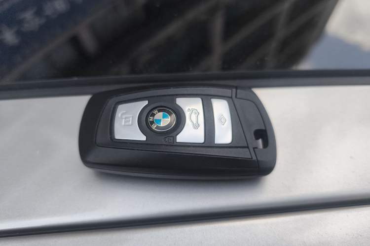 Used BMW 5 Series 2014 520i Elegant Edition Vehicle Key
