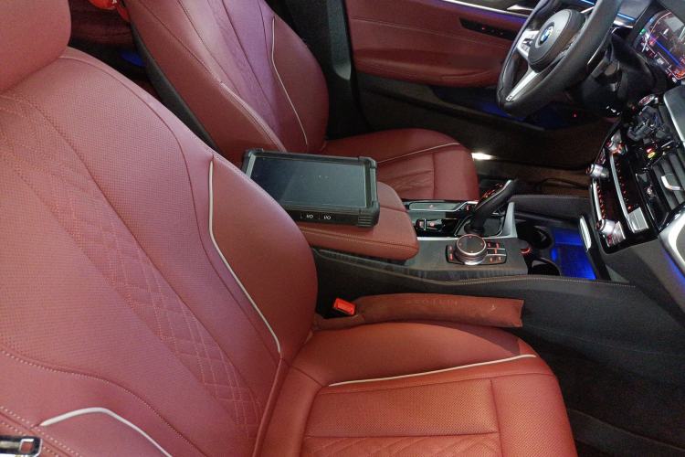 Used BMW 5 Series 2021 530Li Leading Model M Sport Package Right Front Seat