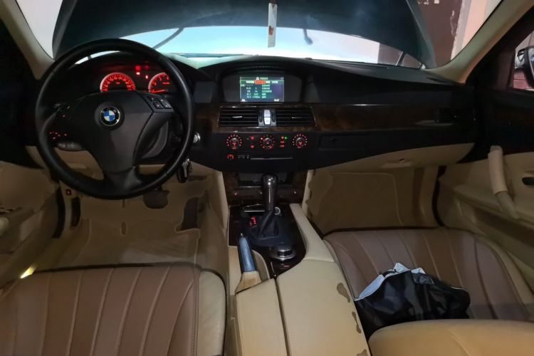Used BMW 5 Series 2006 523Li Luxury Edition Center Console