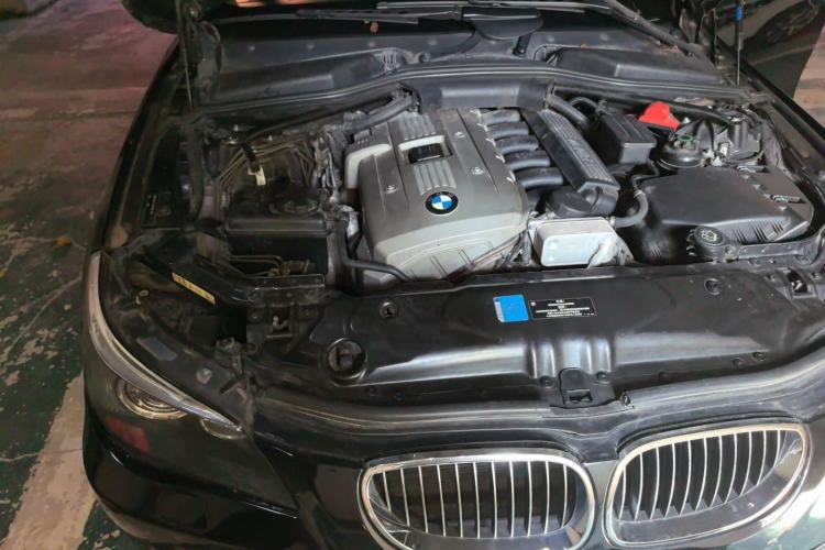 Used BMW 5 Series 2006 523Li Luxury Edition Engine Bay Right