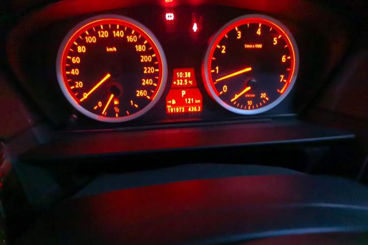 Used BMW 5 Series 2006 523Li Luxury Edition Odometer Close Up