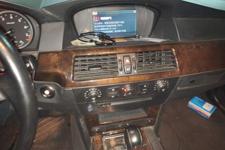 Used BMW 5 Series 2006 525Li Luxury Model Audio And AC Panel