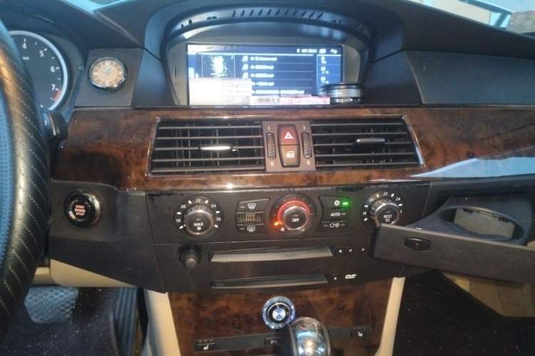 Used BMW 5 Series 2006 530i Audio And AC Panel