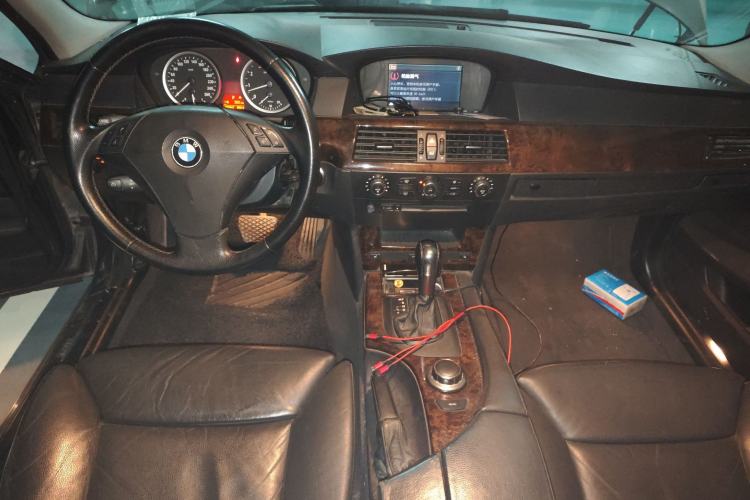 Used BMW 5 Series 2006 525Li Luxury Model Center Console