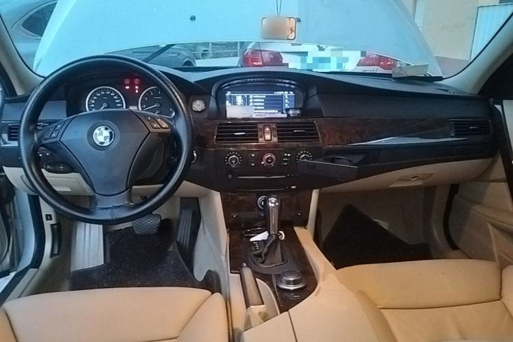 Used BMW 5 Series 2006 530i Center Console