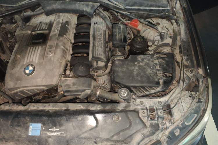 Used BMW 5 Series 2006 525Li Luxury Model Engine Bay Left