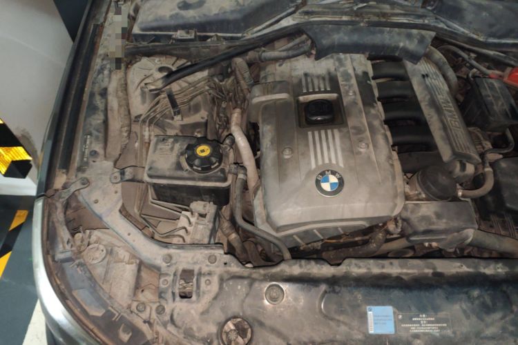Used BMW 5 Series 2006 525Li Luxury Model Engine Bay Right