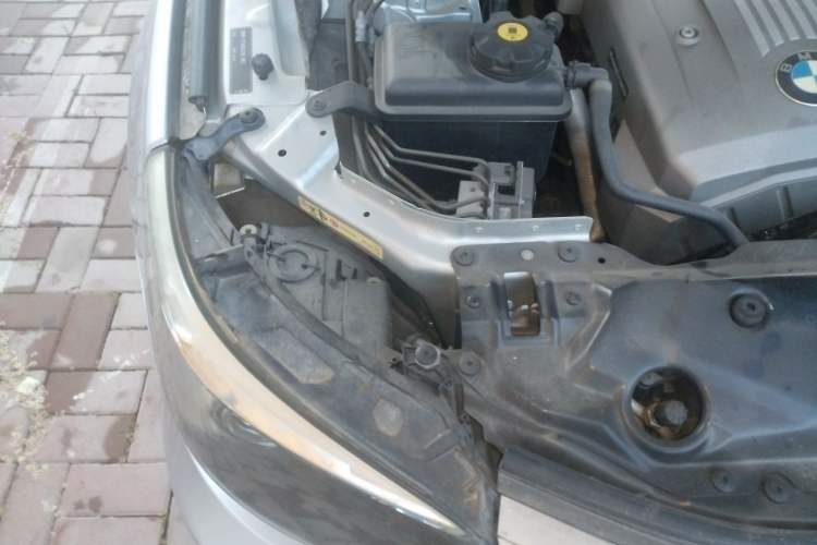 Used BMW 5 Series 2006 530i Engine Bay Right
