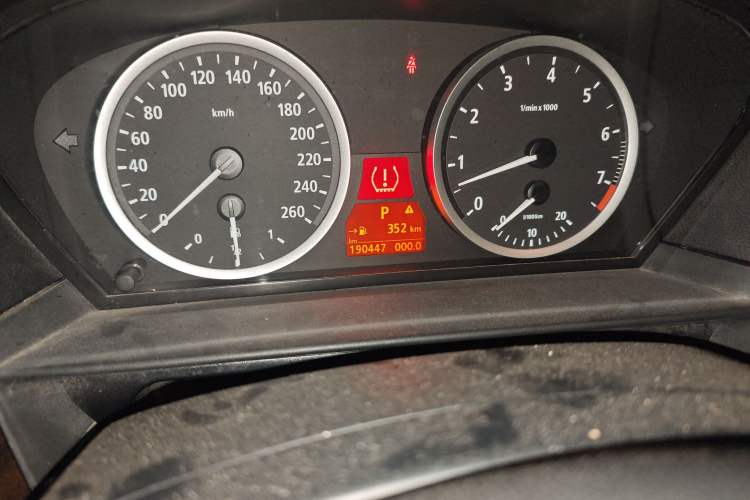 Used BMW 5 Series 2006 525Li Luxury Model Odometer Close Up