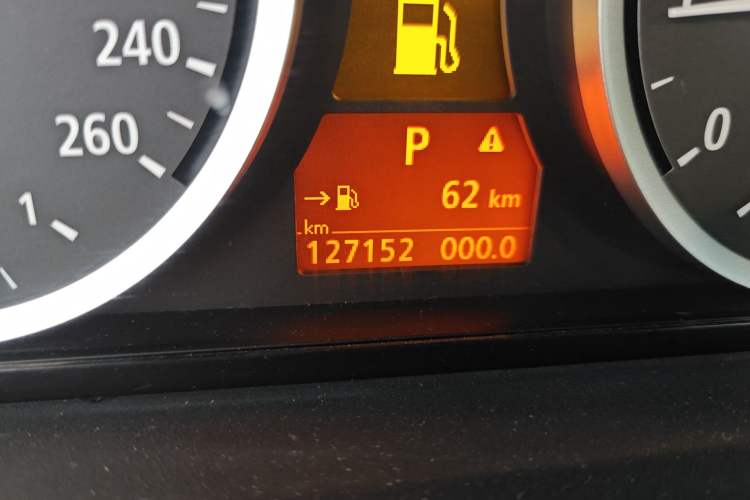 Used BMW 5 Series 2006 523Li Luxury Edition Odometer Close Up