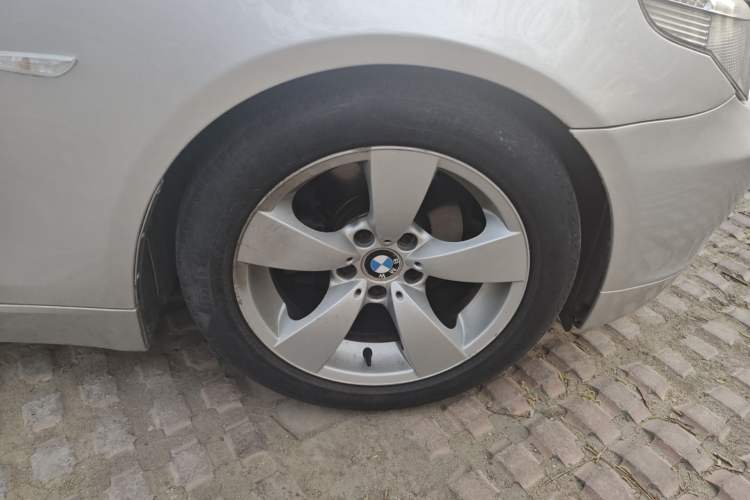 Used BMW 5 Series 2006 523Li Luxury Edition Right Front Wheel Hub
