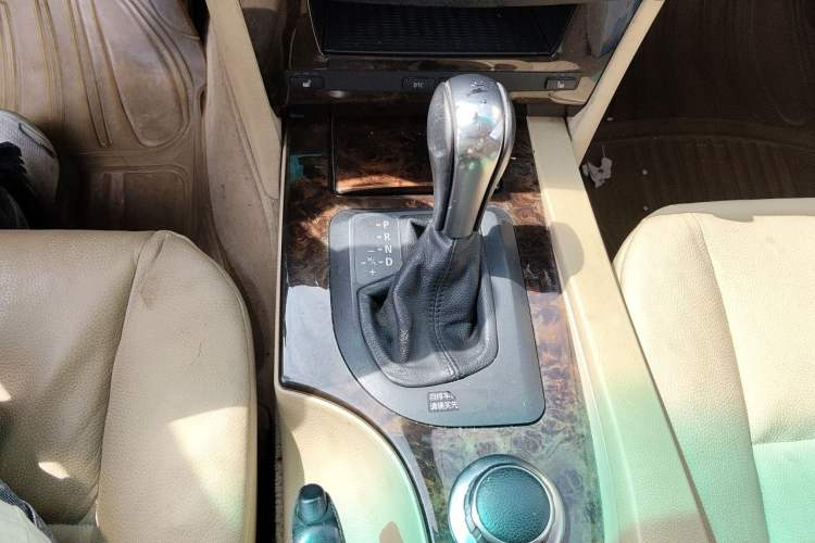 Used BMW 5 Series 2006 523i Luxury Edition Gear Lever