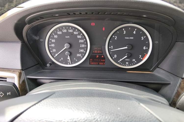 Used BMW 5 Series 2006 523i Luxury Edition Odometer Close Up