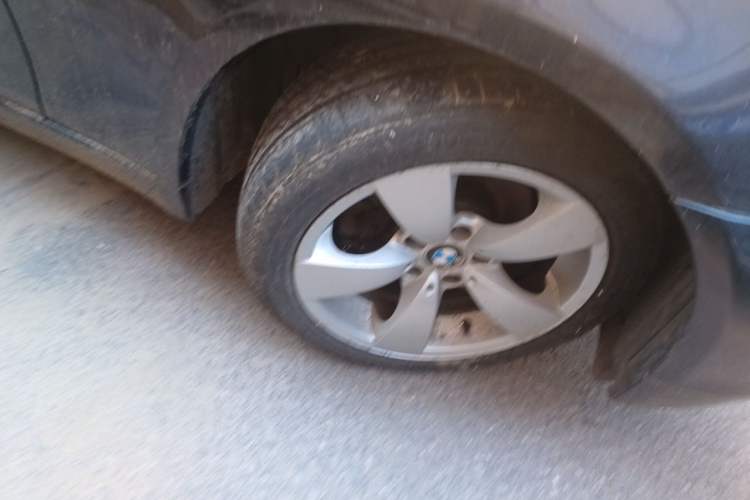 Used BMW 5 Series 2007 523Li Elegant Edition Right Front Wheel Hub