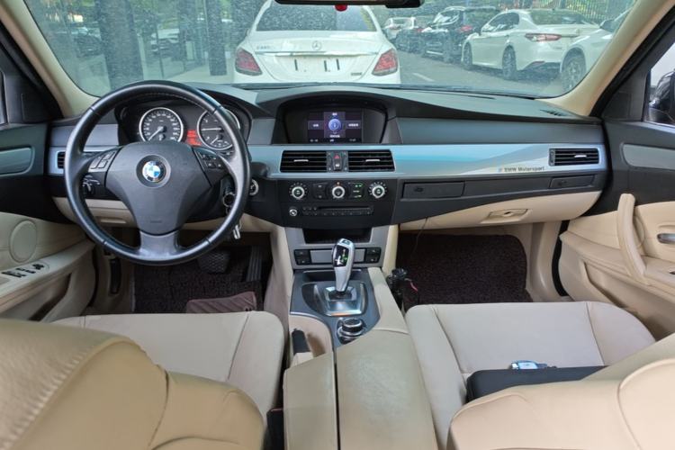 Used BMW 5 Series 2008 523Li Leading Model Center Console